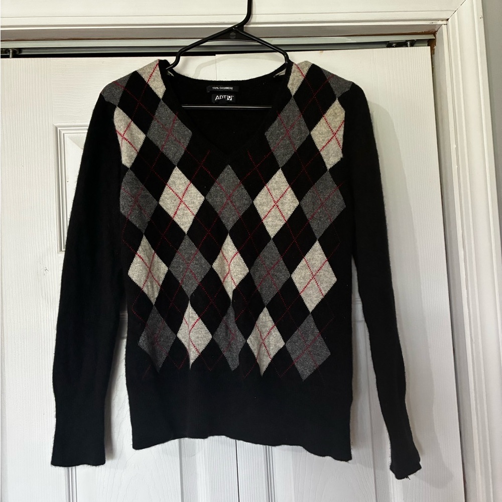 Apt 9 Black Cashmere V-Neck Sweater with Gray & Cream Diamonds